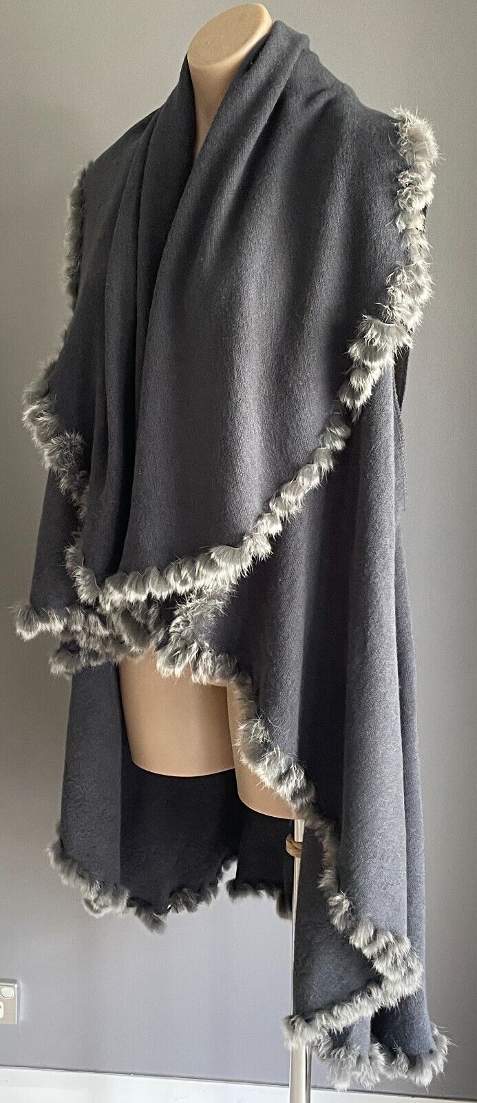 Fur Trim Poncho Grey Drape Knit Cardigan Sleeveless Oversized Collar Size 14 16