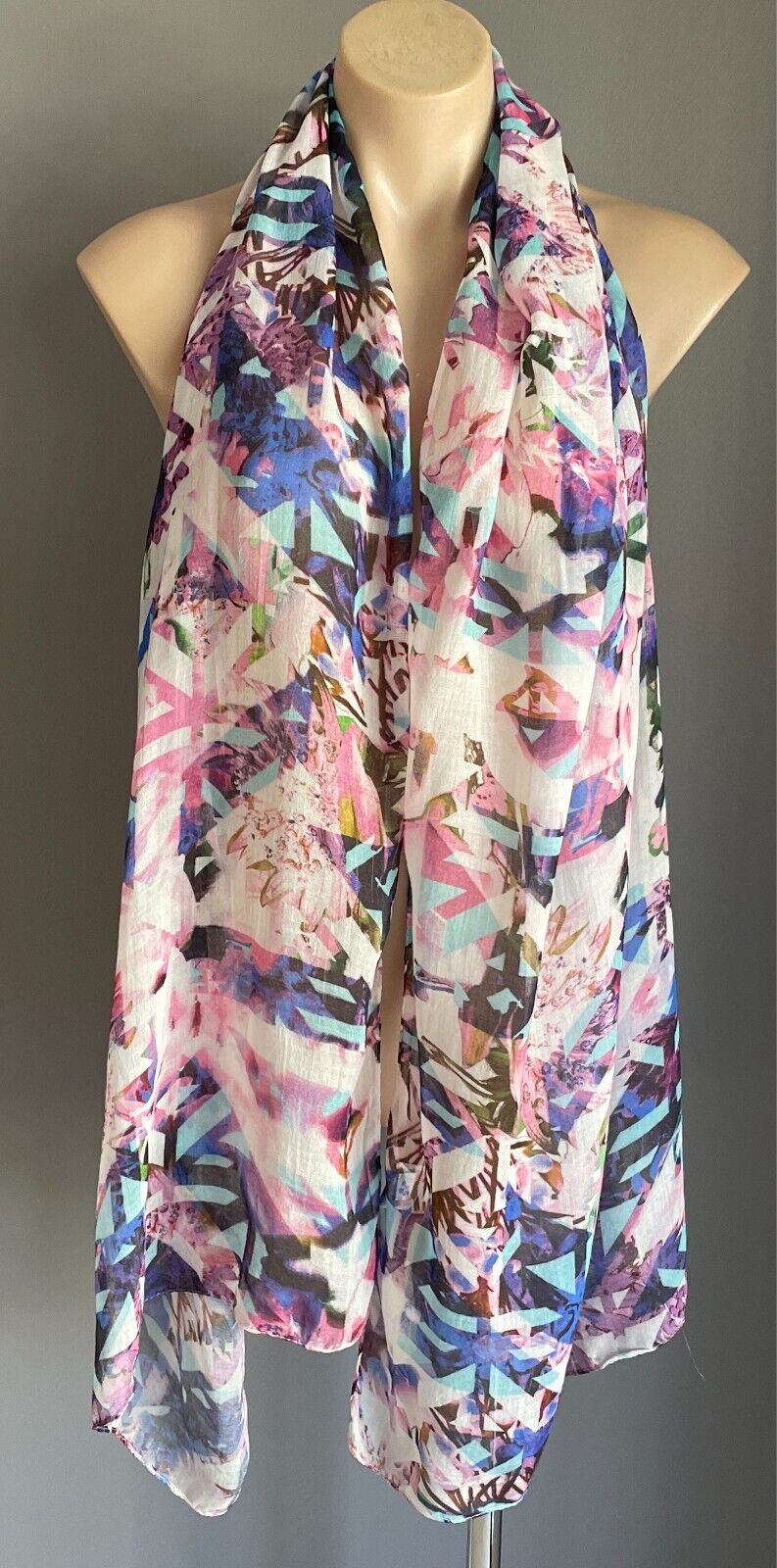 AMBER ROSE Neck Scarf Pastel Floral Geo Print Rectangle Shape Lightweight NEW