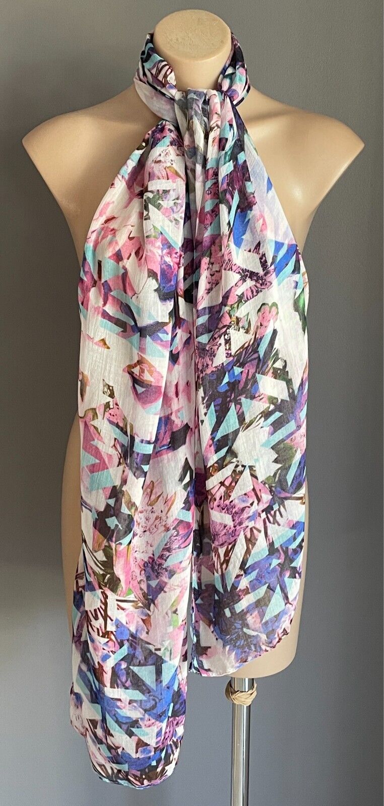 AMBER ROSE Neck Scarf Pastel Floral Geo Print Rectangle Shape Lightweight NEW