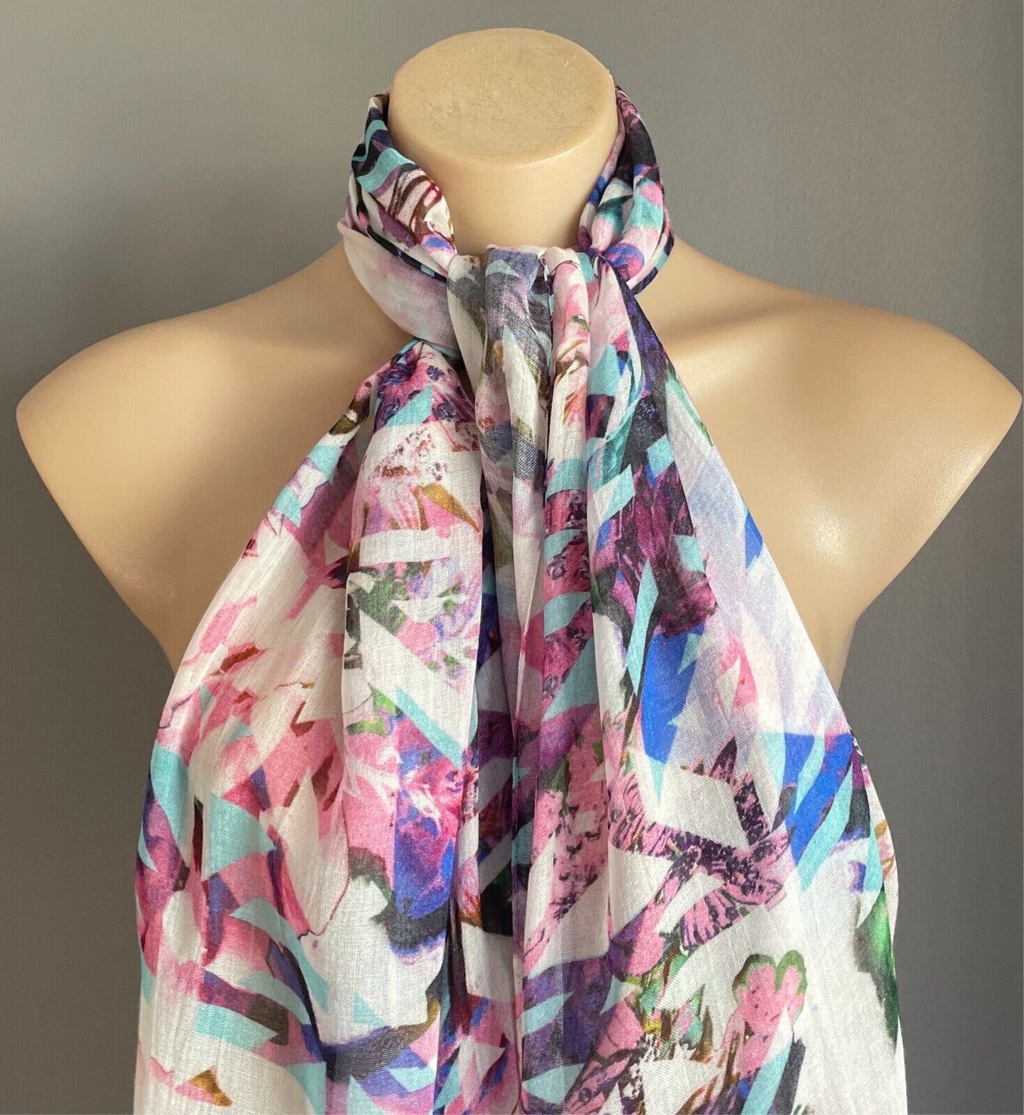 AMBER ROSE Neck Scarf Pastel Floral Geo Print Rectangle Shape Lightweight NEW