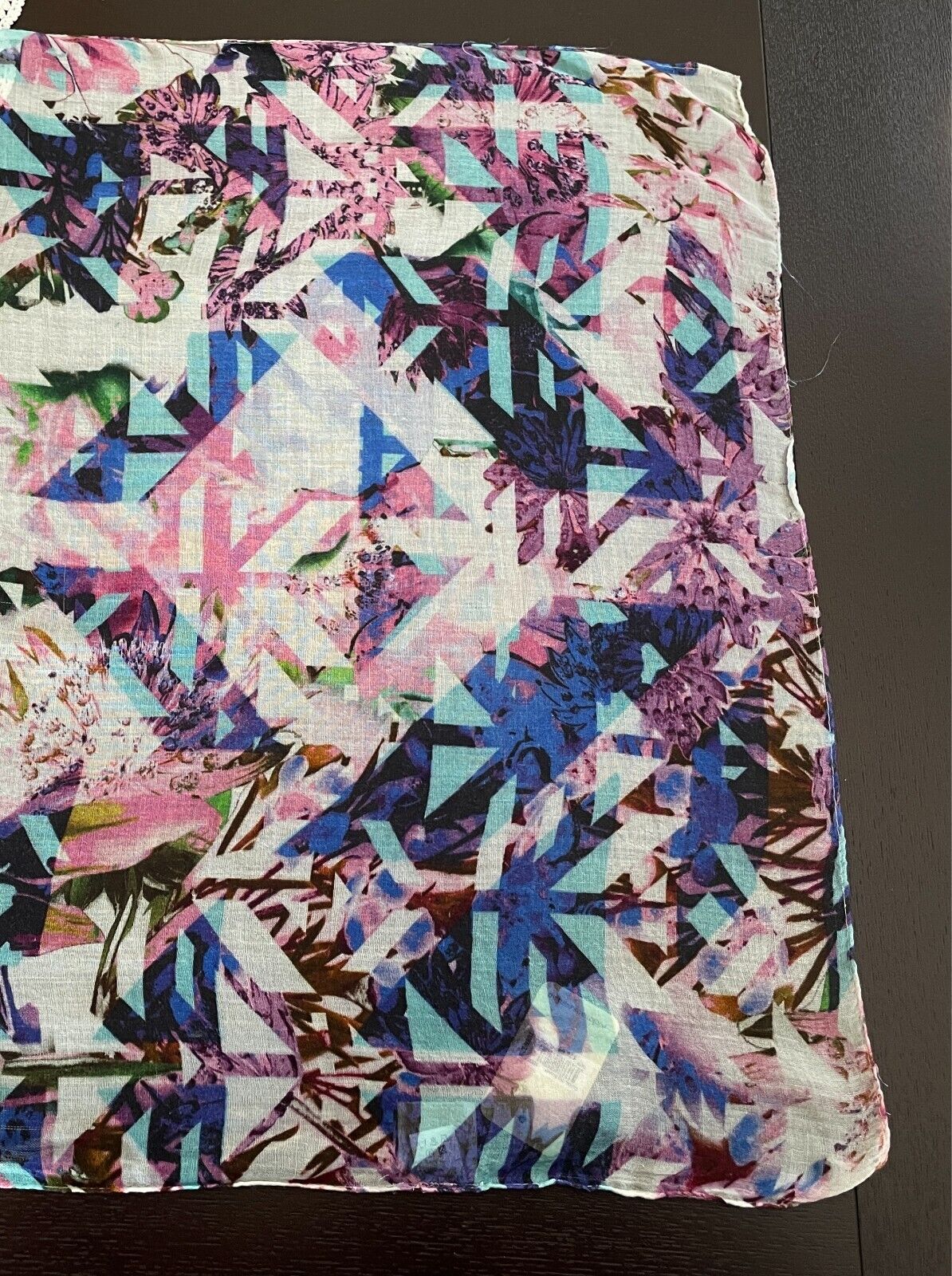 AMBER ROSE Neck Scarf Pastel Floral Geo Print Rectangle Shape Lightweight NEW