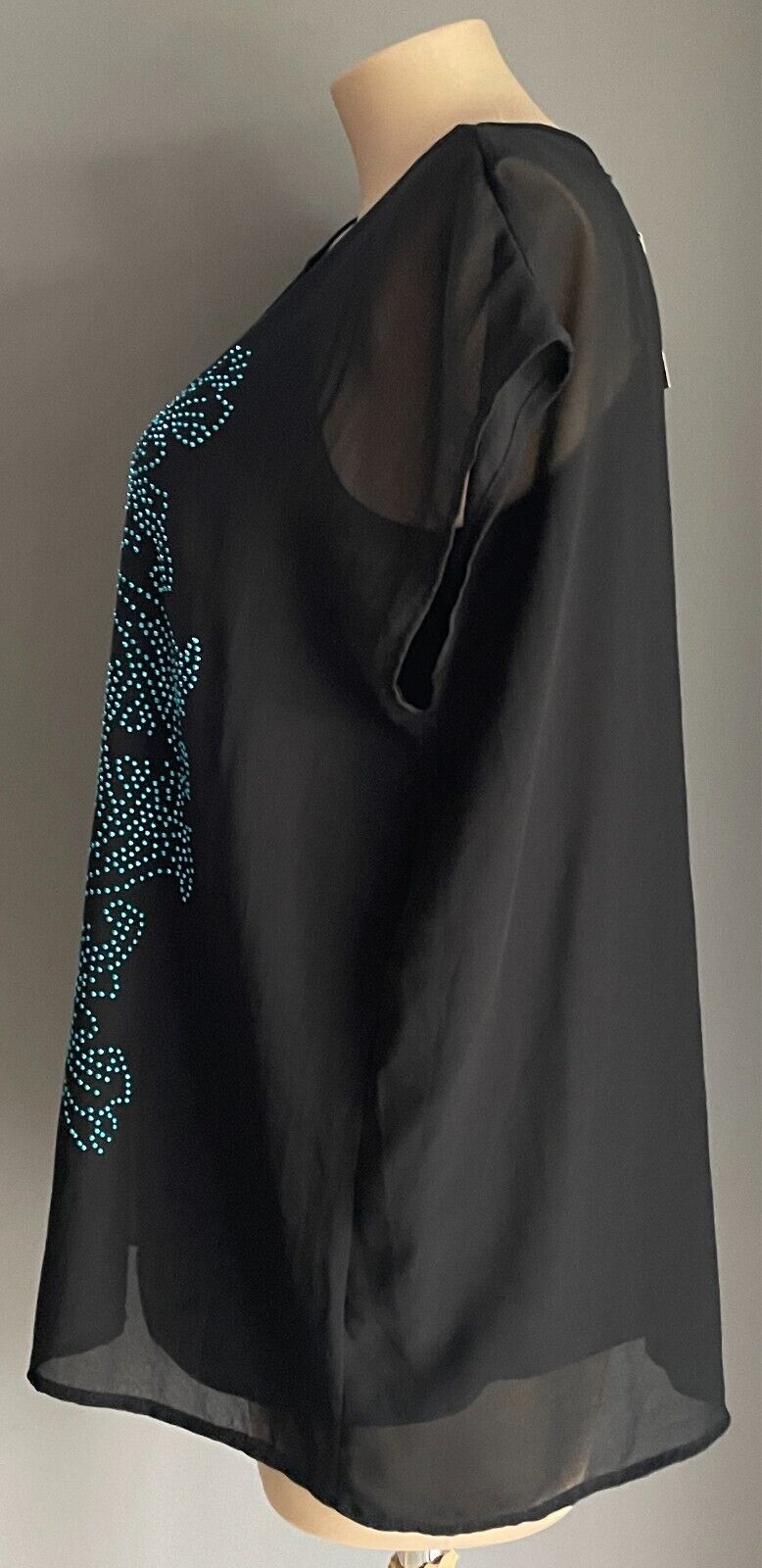 LILLY & LOU Black Short Sleeve Overlay Top Blue Studs + Cami Plus Size 18 NEW