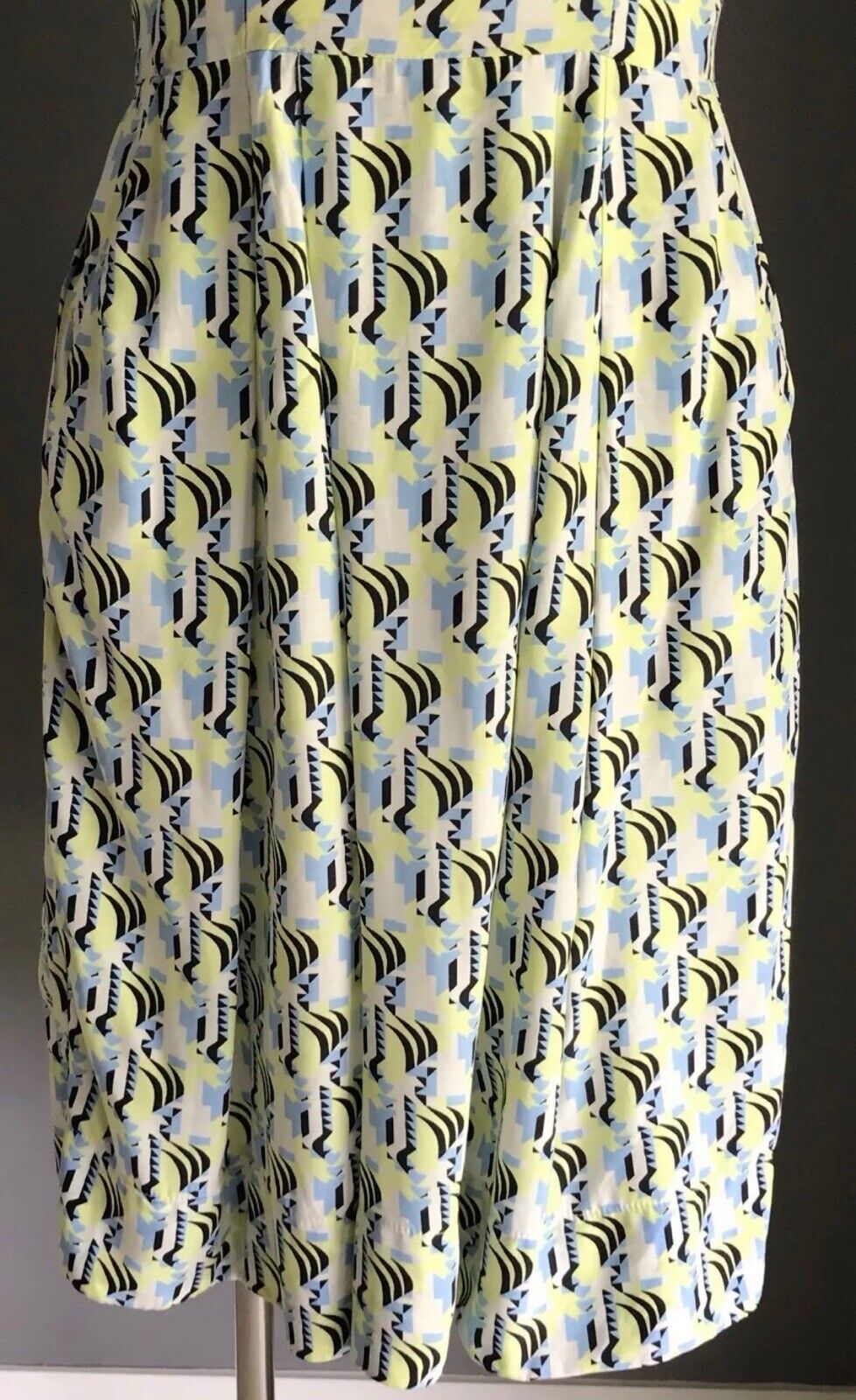 CUE Dress Sleeveless Shift Black Neon Blue White Abstract Print Ladies Size 6 8