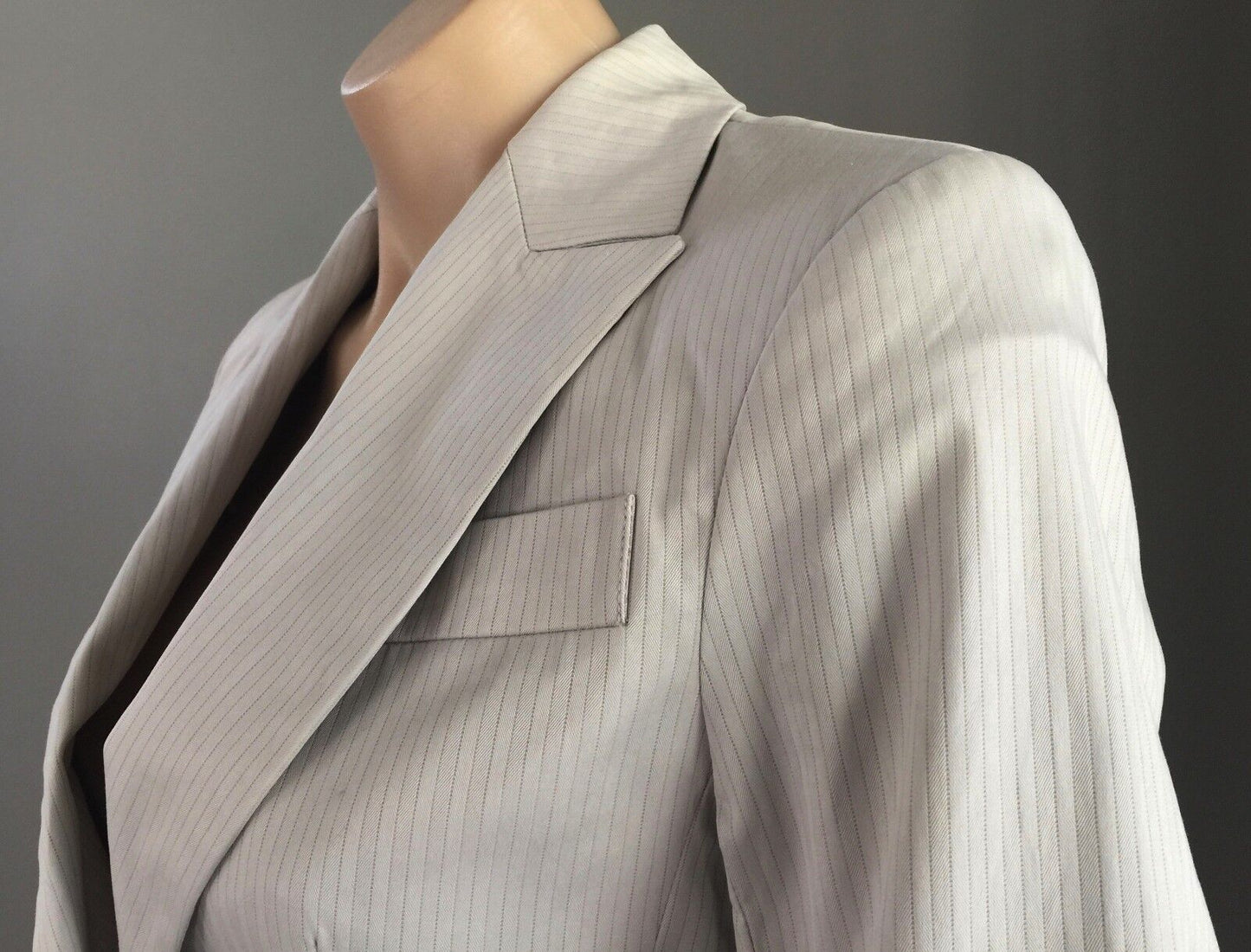 CUE Blazer Beige & Taupe Pinstripe Single Breasted Long Sleeve Jacket Size 8 10