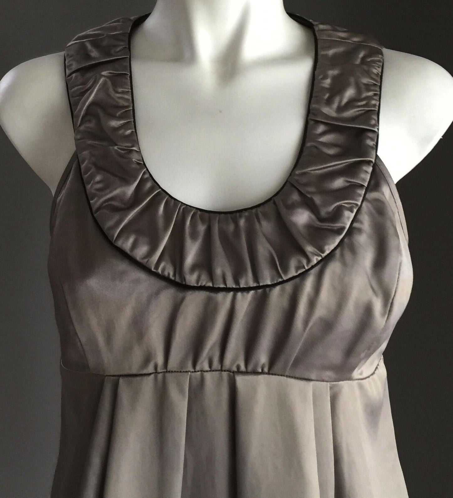 CUE Top Grey & Black Trim Satin Sleeveless Blouse Ladies Size 8 So Stylish