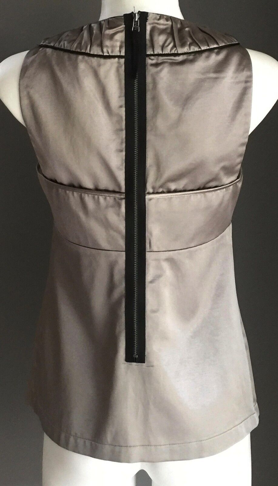 CUE Top Grey & Black Trim Satin Sleeveless Blouse Ladies Size 8 So Stylish