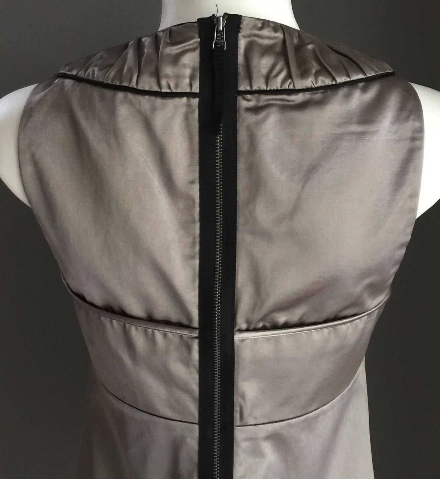 CUE Top Grey & Black Trim Satin Sleeveless Blouse Ladies Size 8 So Stylish