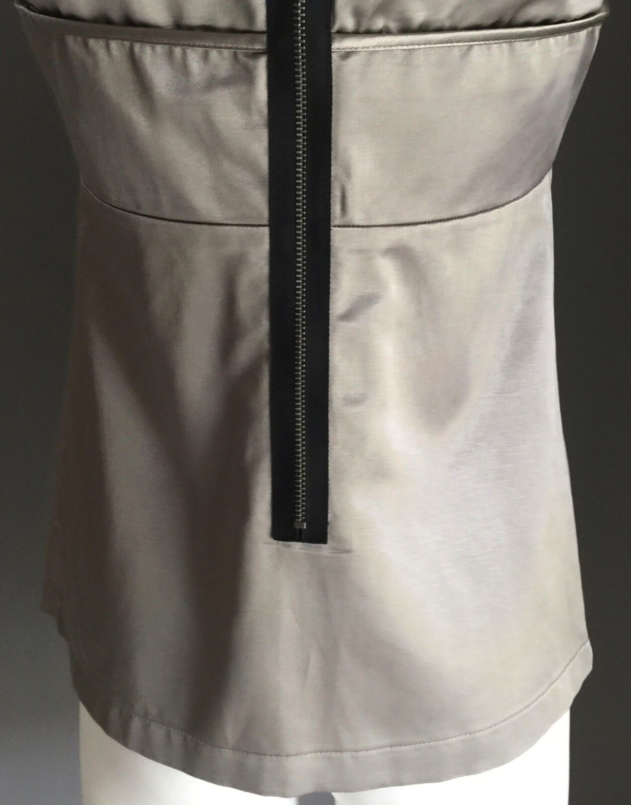 CUE Top Grey & Black Trim Satin Sleeveless Blouse Ladies Size 8 So Stylish