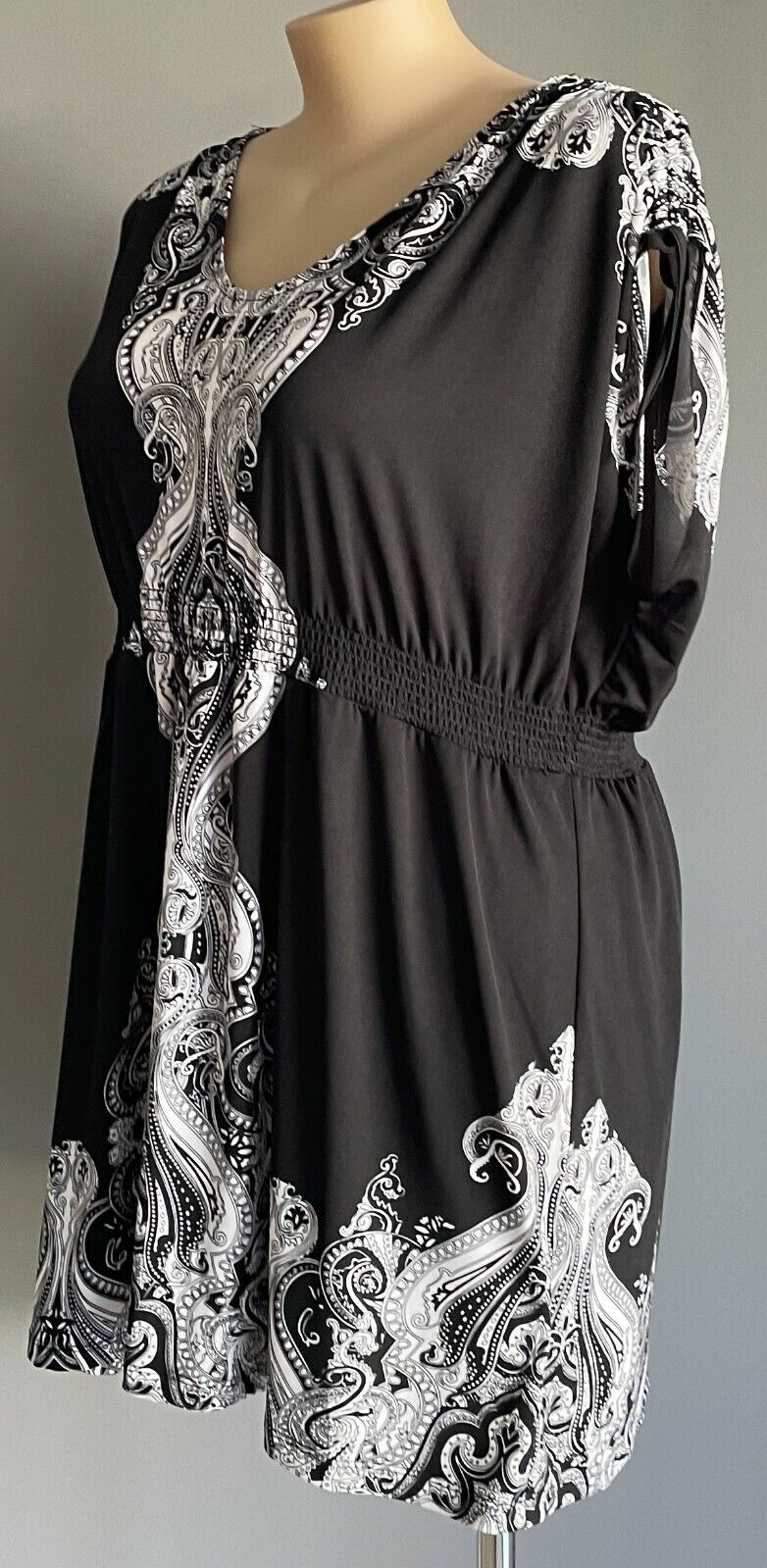 MILLERS Dress Black & White Print Sleeveless Elastic Waist Plus Size 22 NEW