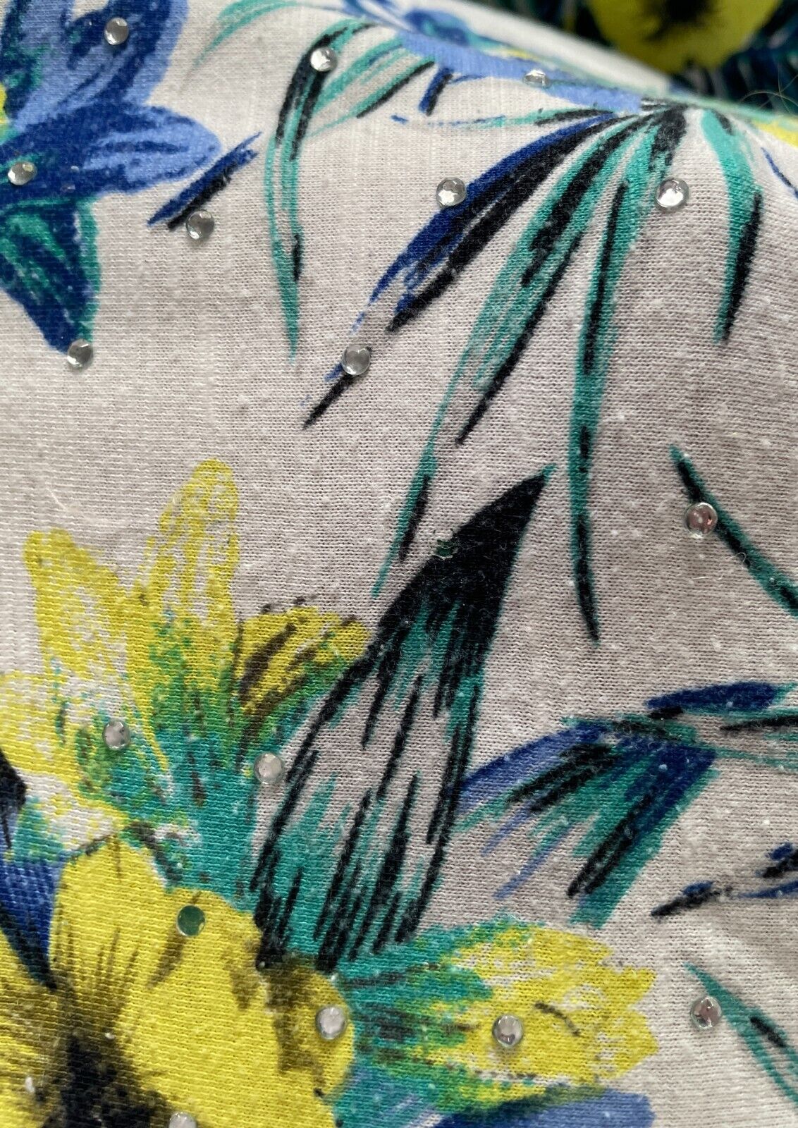 MILLERS Top Bright Multicoloured Floral Print Size 20 Crystal Trim Short Sleeve
