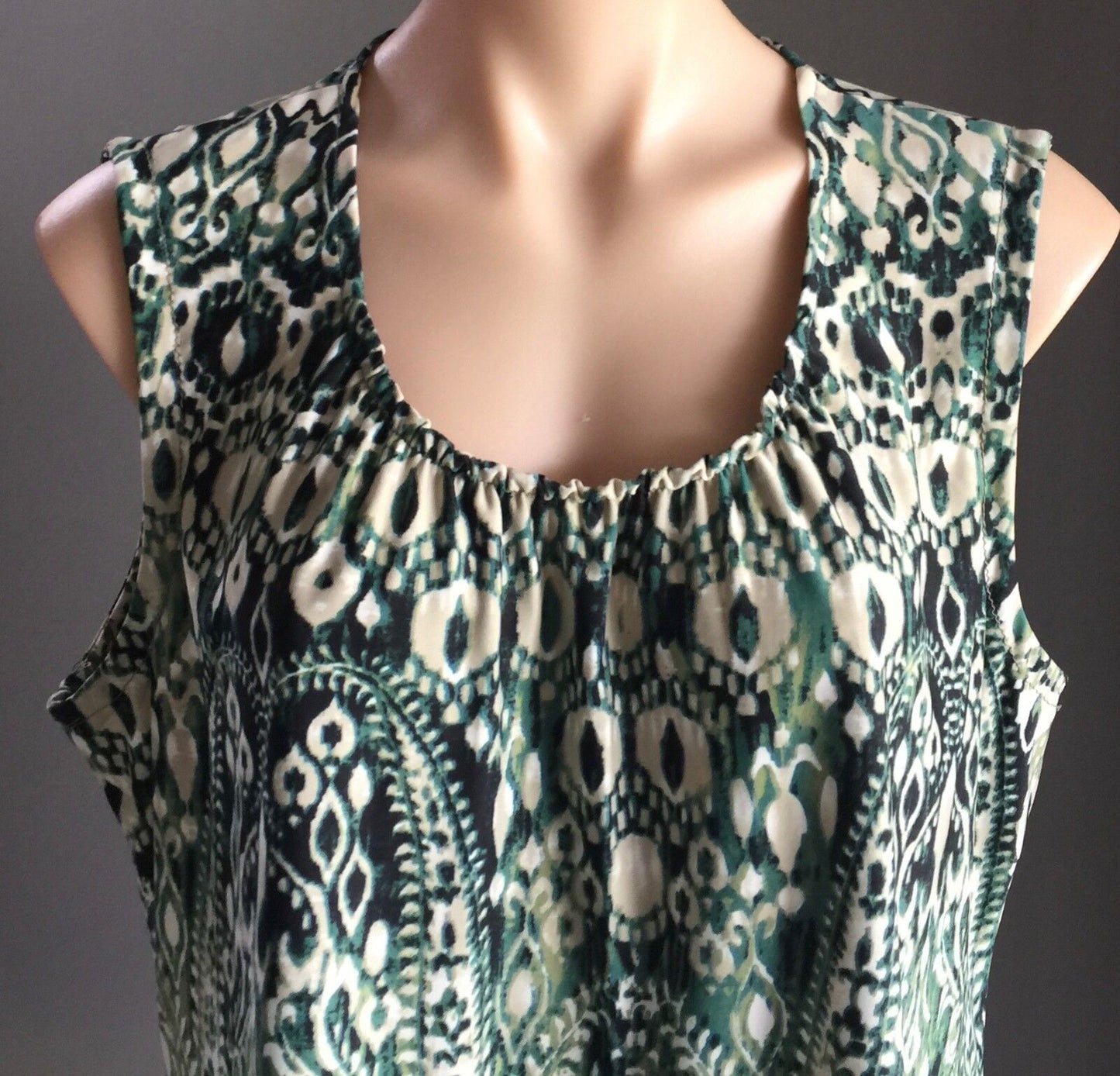 MILLERS Top Tank Green Khaki & White Print Sleeveless Tee Plus Size 18