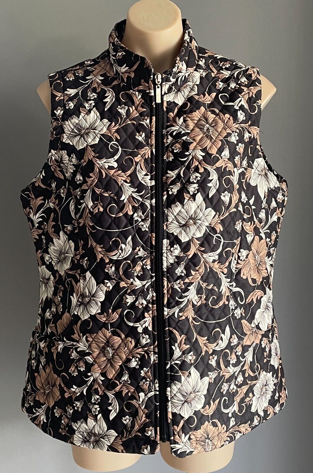 MILLERS Sleeveless Quilted Vest Gilet Size 16 Black Beige Whit Floral Zip Front