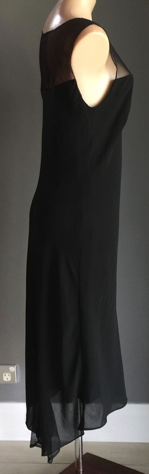 MILLERS Dress Sheath Black Sleeveless Ladies Size 12 Sleek Stunning LBD
