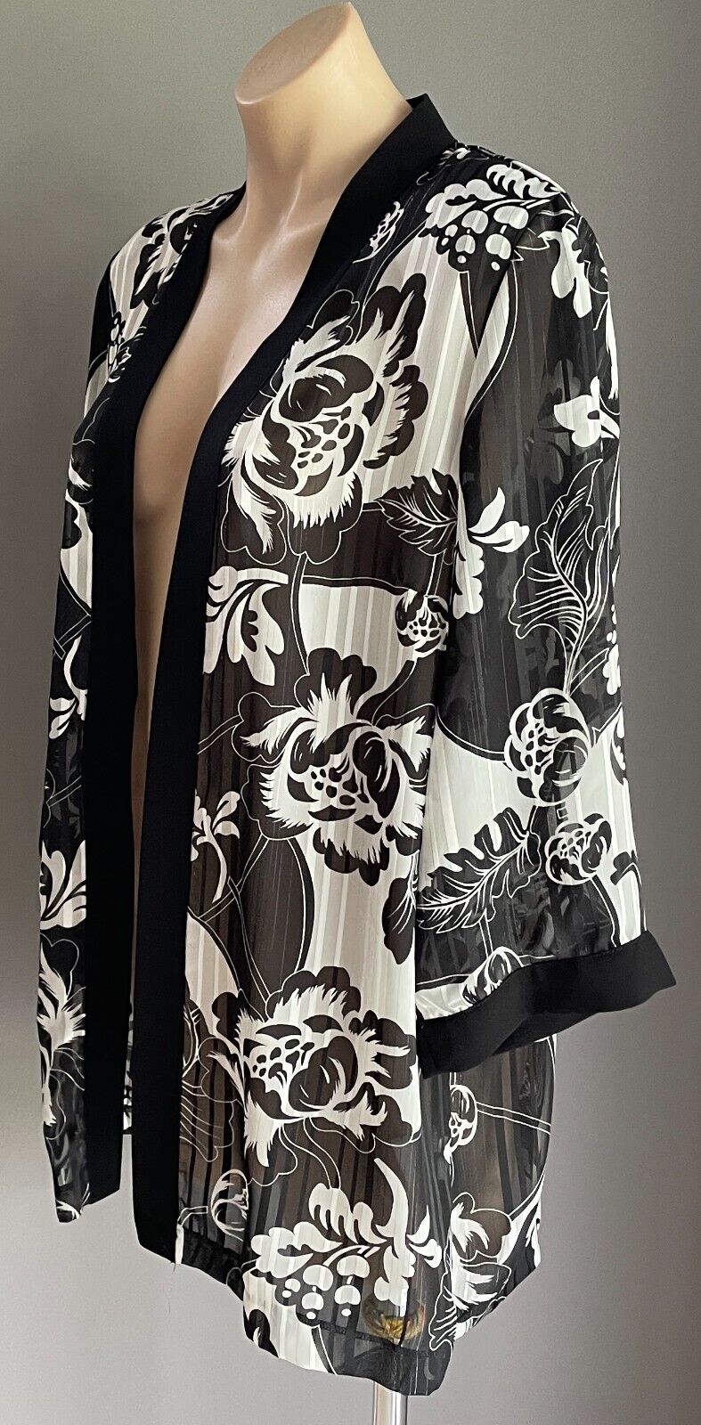 MILLERS Jacket Black White Floral Print 3/4 Sleeve Kimono Size 16 Silver Thread