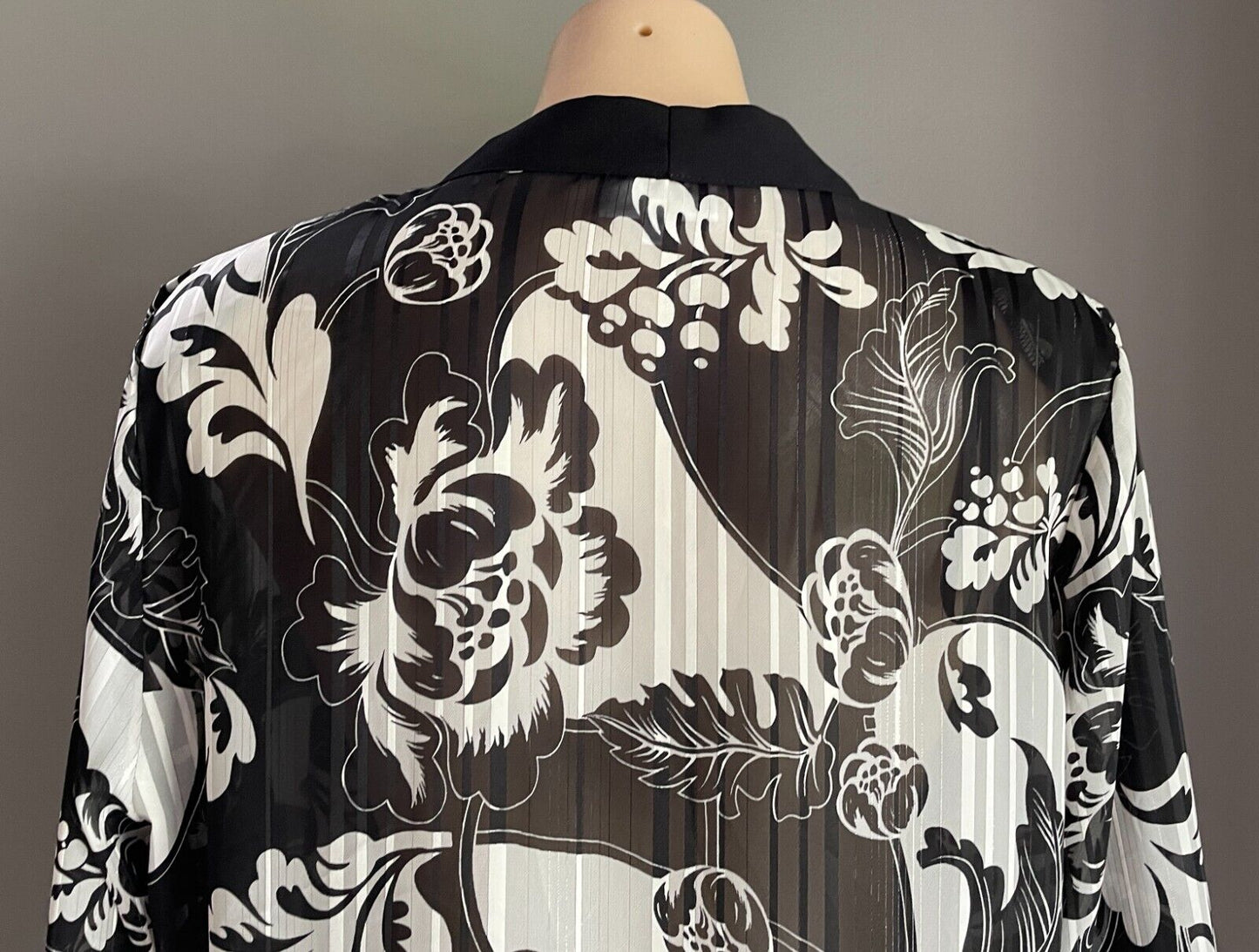 MILLERS Jacket Black White Floral Print 3/4 Sleeve Kimono Size 16 Silver Thread