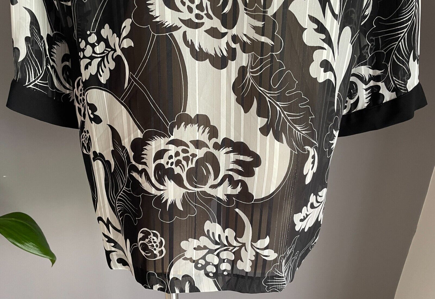 MILLERS Jacket Black White Floral Print 3/4 Sleeve Kimono Size 16 Silver Thread
