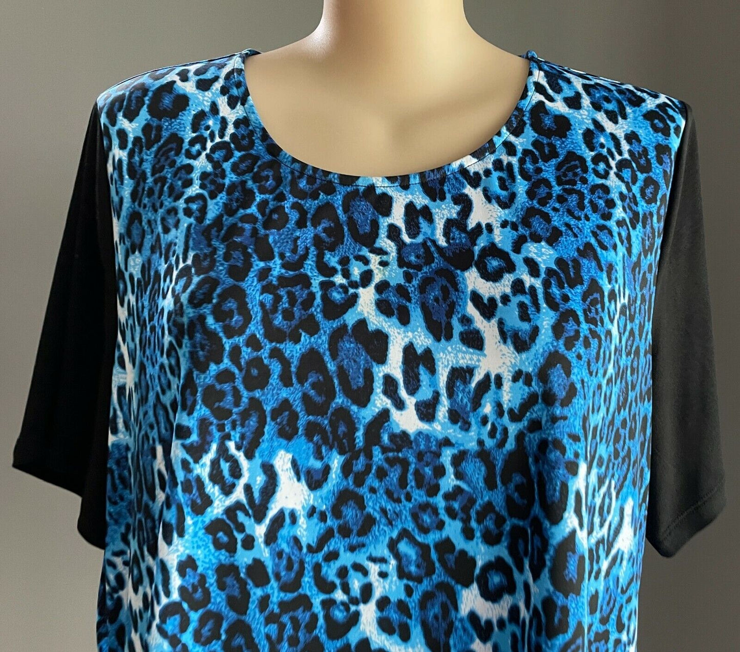 MILLERS Top Blue White Black Leopard Print Short Sleeve Stretch Blouse Plus 26