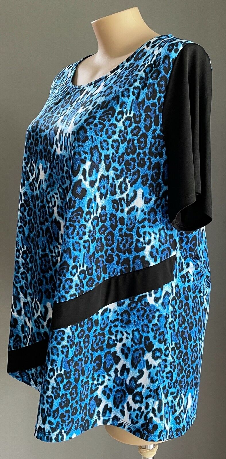 MILLERS Top Blue White Black Leopard Print Short Sleeve Stretch Blouse Plus 26