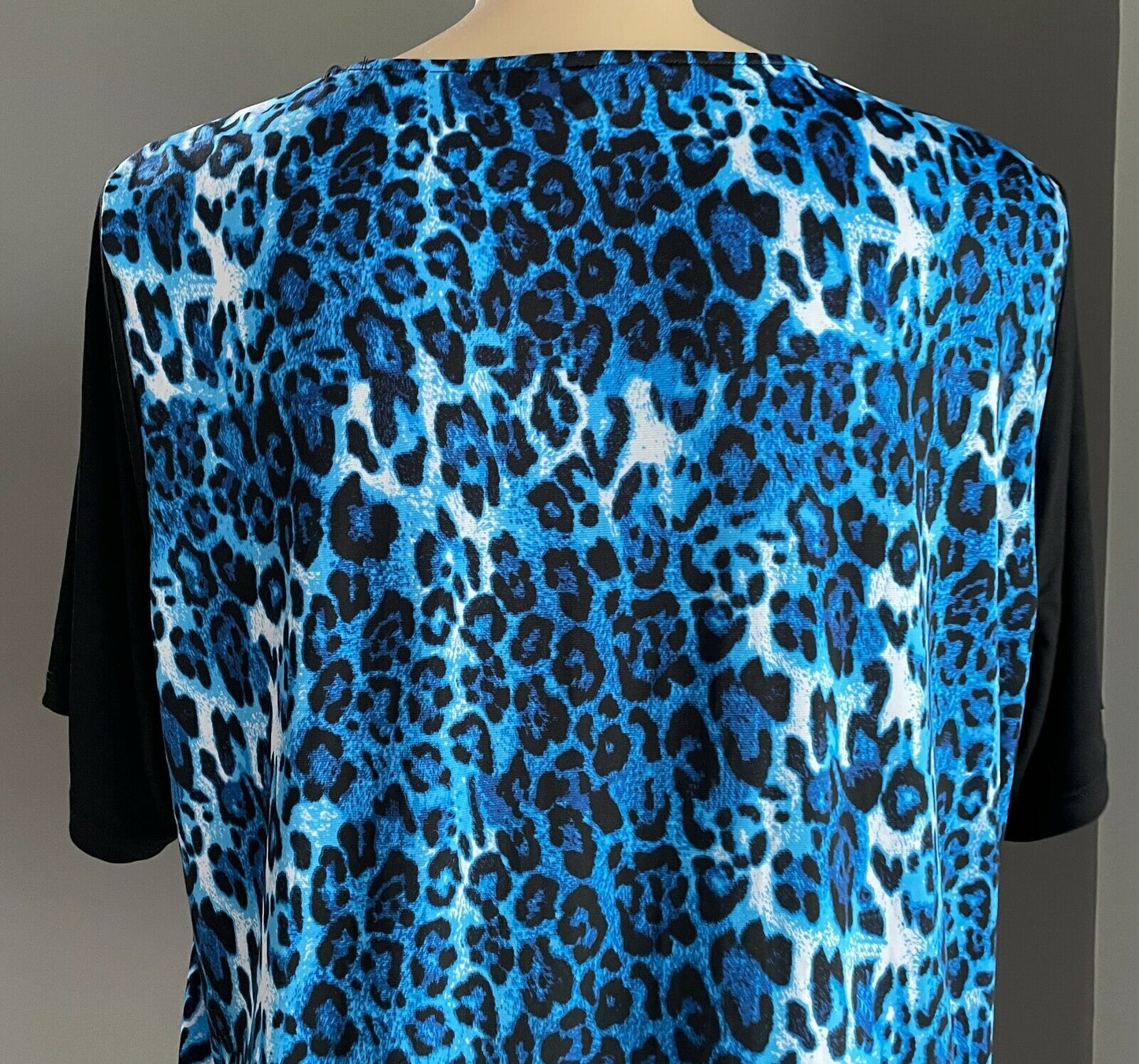 MILLERS Top Blue White Black Leopard Print Short Sleeve Stretch Blouse Plus 26