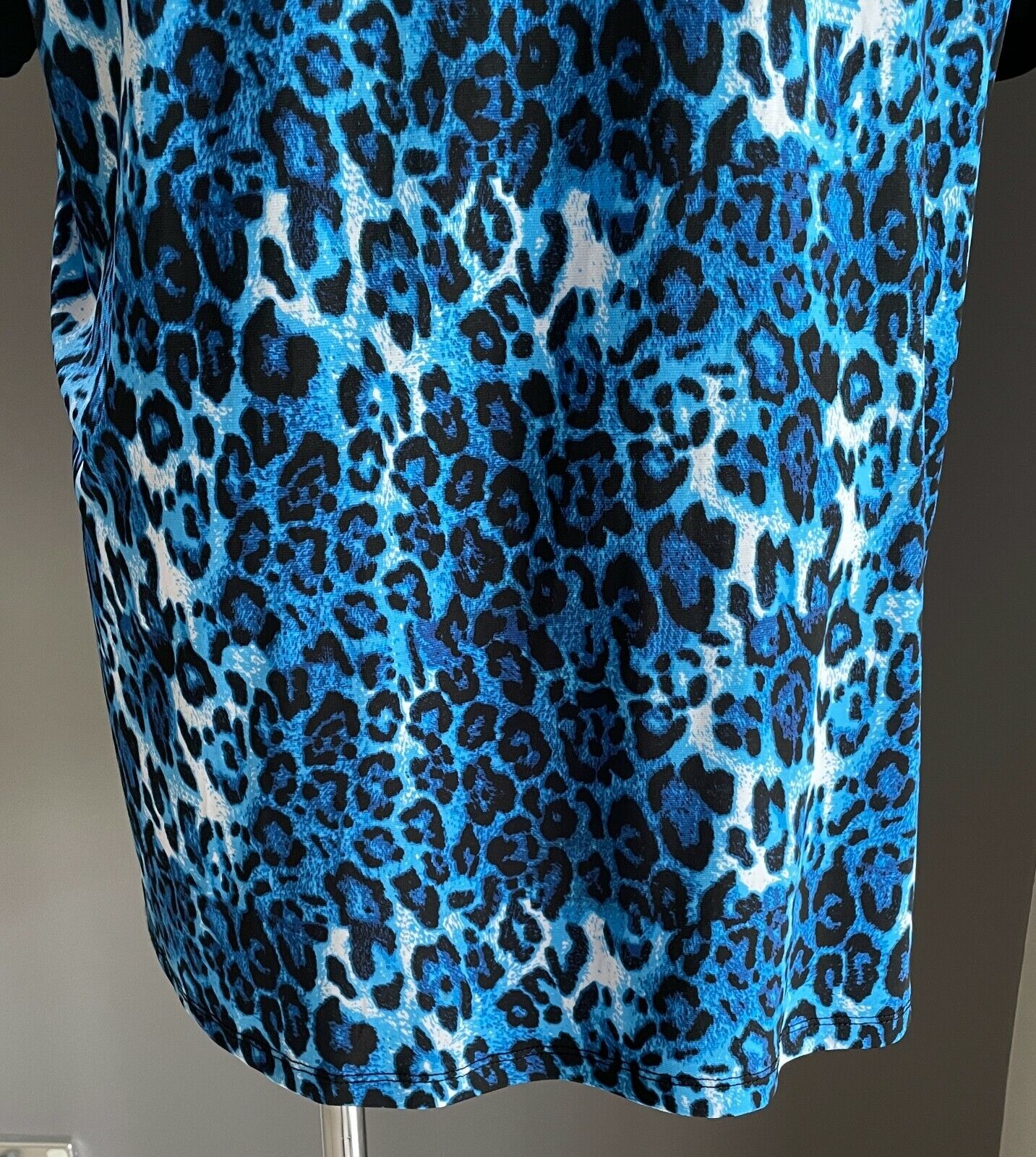 MILLERS Top Blue White Black Leopard Print Short Sleeve Stretch Blouse Plus 26