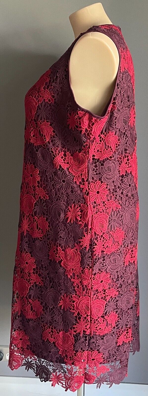 MILLERS Dress Burgundy & Aubergine Cut Out Lace Sleeveless Shift Style Size 22