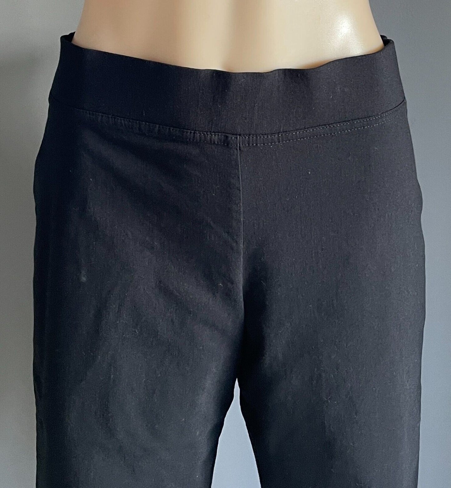 REGATTA PETITES Pants Black Stretch Cropped Size 14 Elastic Waist Straight Leg