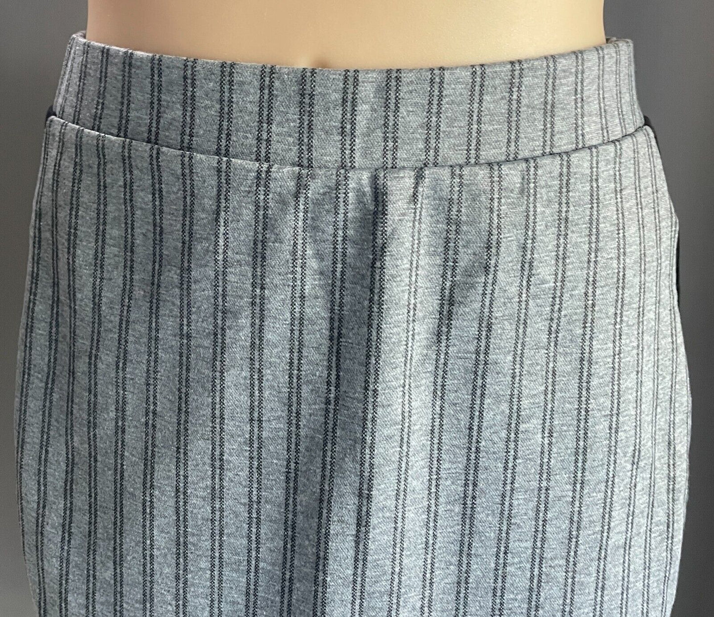 SUITE BOUTIQUE Pencil Skirt Grey Black Stripe Panel Stretch Knit Size 18 NEW