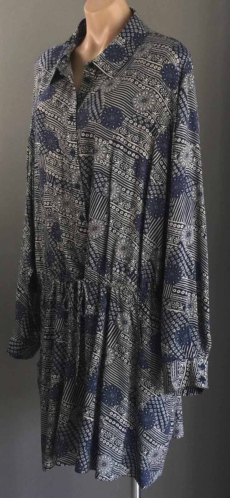 ASOS Romper Blue & Beige Tile Print Long Sleeve Shorts Playsuit Plus Size 26 NEW