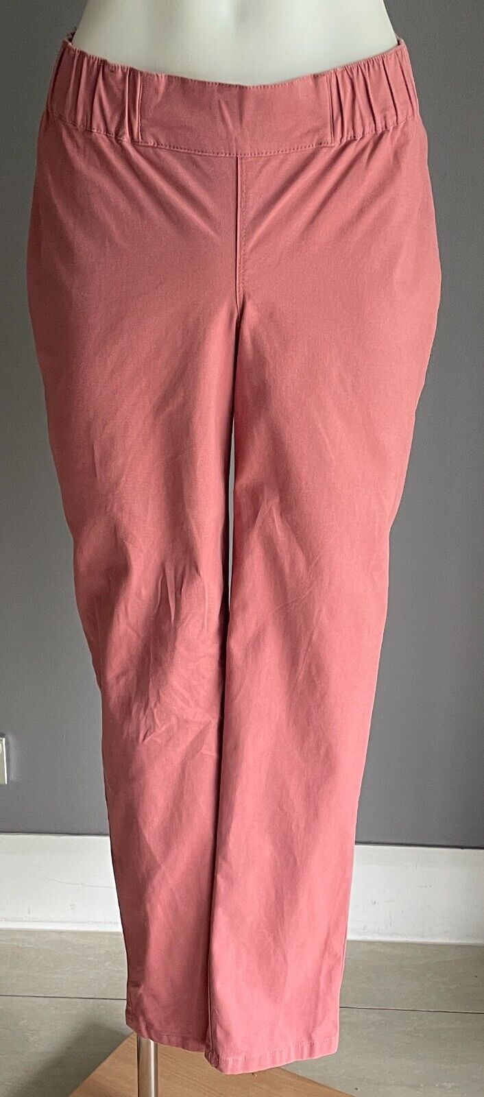 ASOS Jogger Pants Dusty Rose Tapered Leg Size 6 8 Pull On Style Cropped Length
