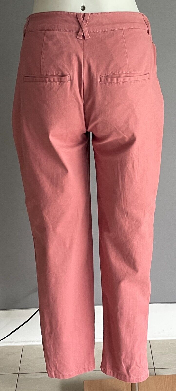 ASOS Jogger Pants Dusty Rose Tapered Leg Size 6 8 Pull On Style Cropped Length
