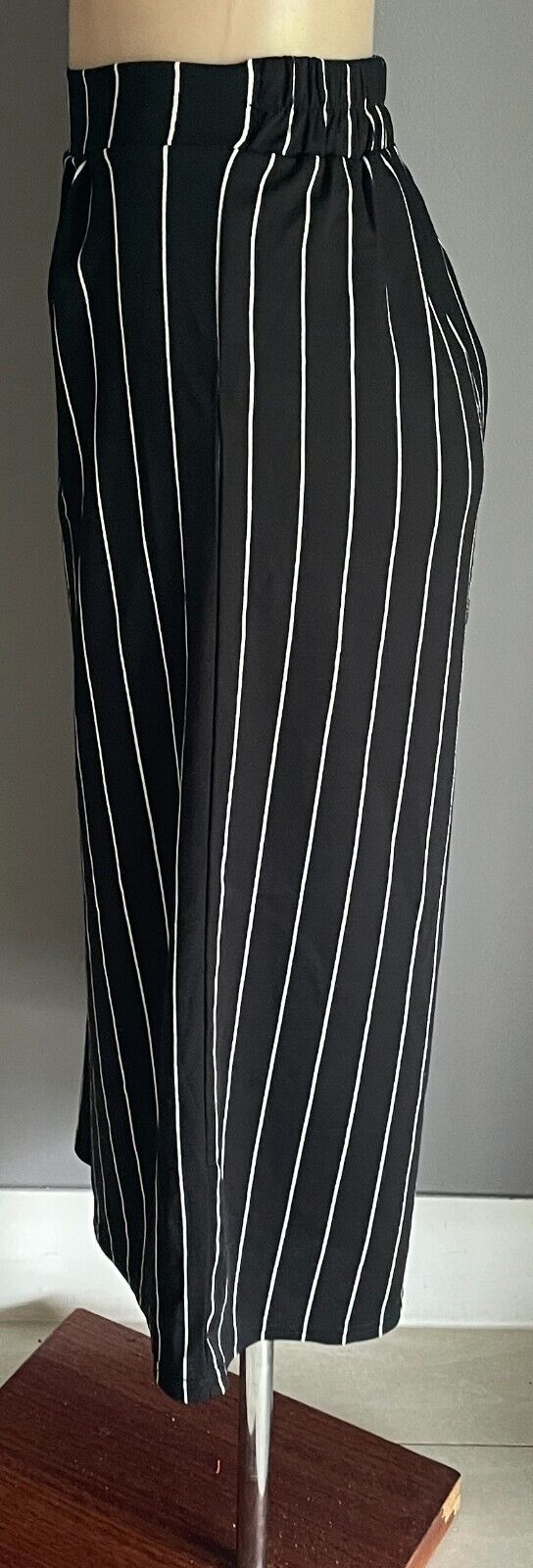 TEMT Pants Black White Stripe Wide Leg Cropped Stretch Size XL 81 cm Waist NEW