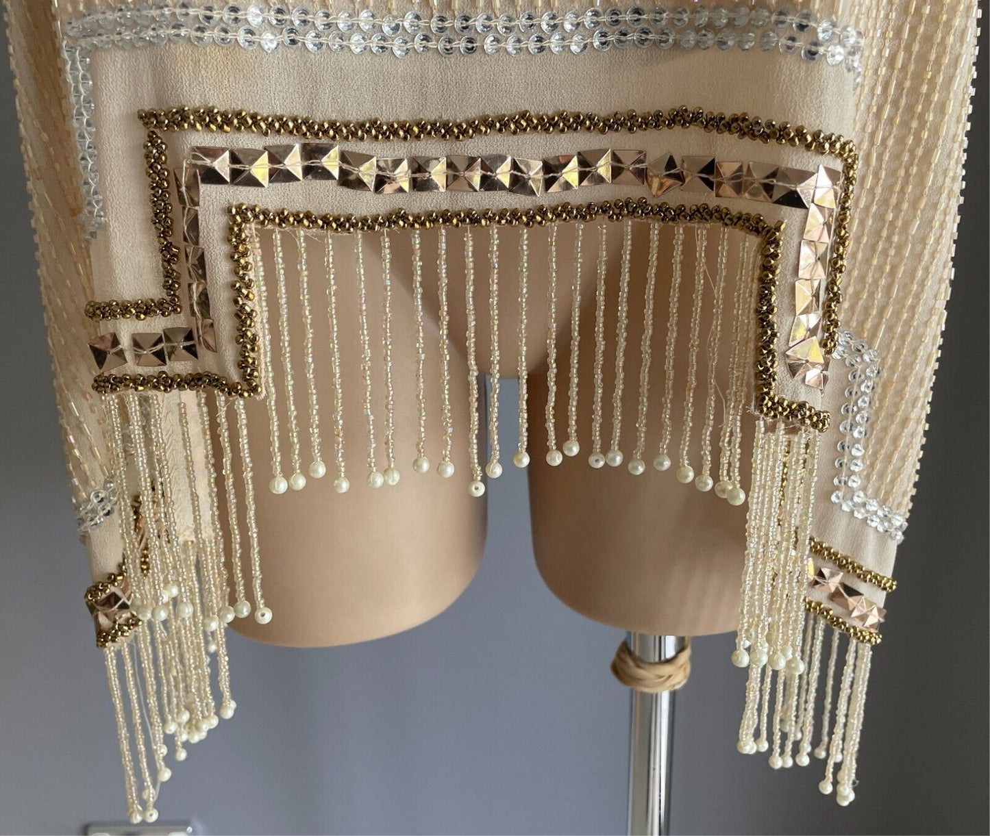 TEMT Top Beige Beaded Pearl Stud Size 14 Hanging Beads Notched Hem Flapper 20s