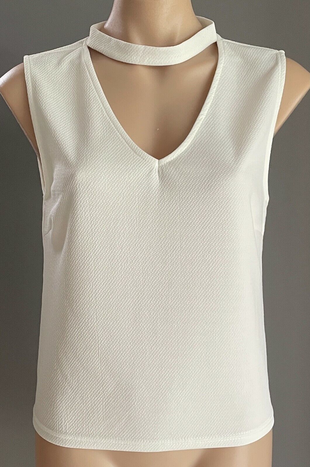 TEMT Top Peekaboo Blouse White Textured Fabric Sleeveless Size XL 12 NEW