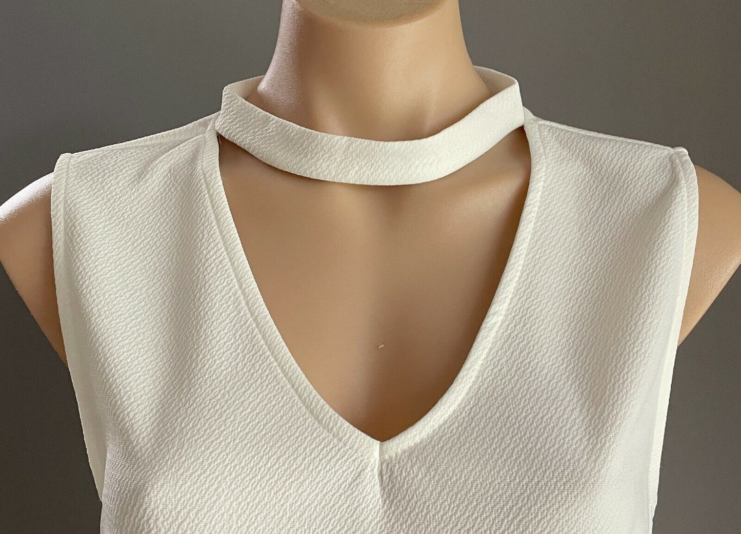 TEMT Top Peekaboo Blouse White Textured Fabric Sleeveless Size XL 12 NEW