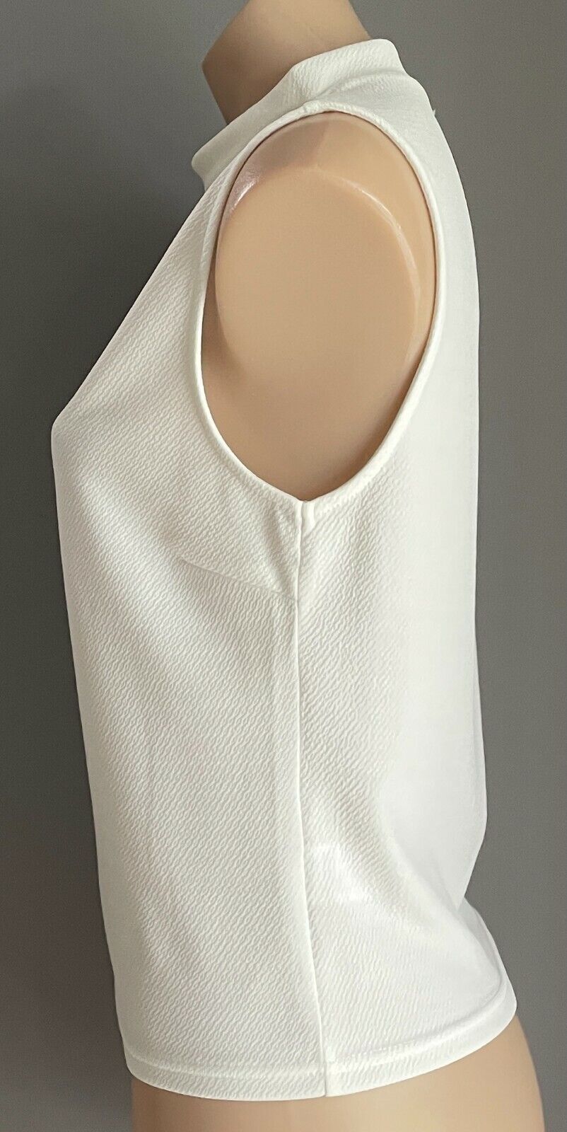 TEMT Top Peekaboo Blouse White Textured Fabric Sleeveless Size XL 12 NEW
