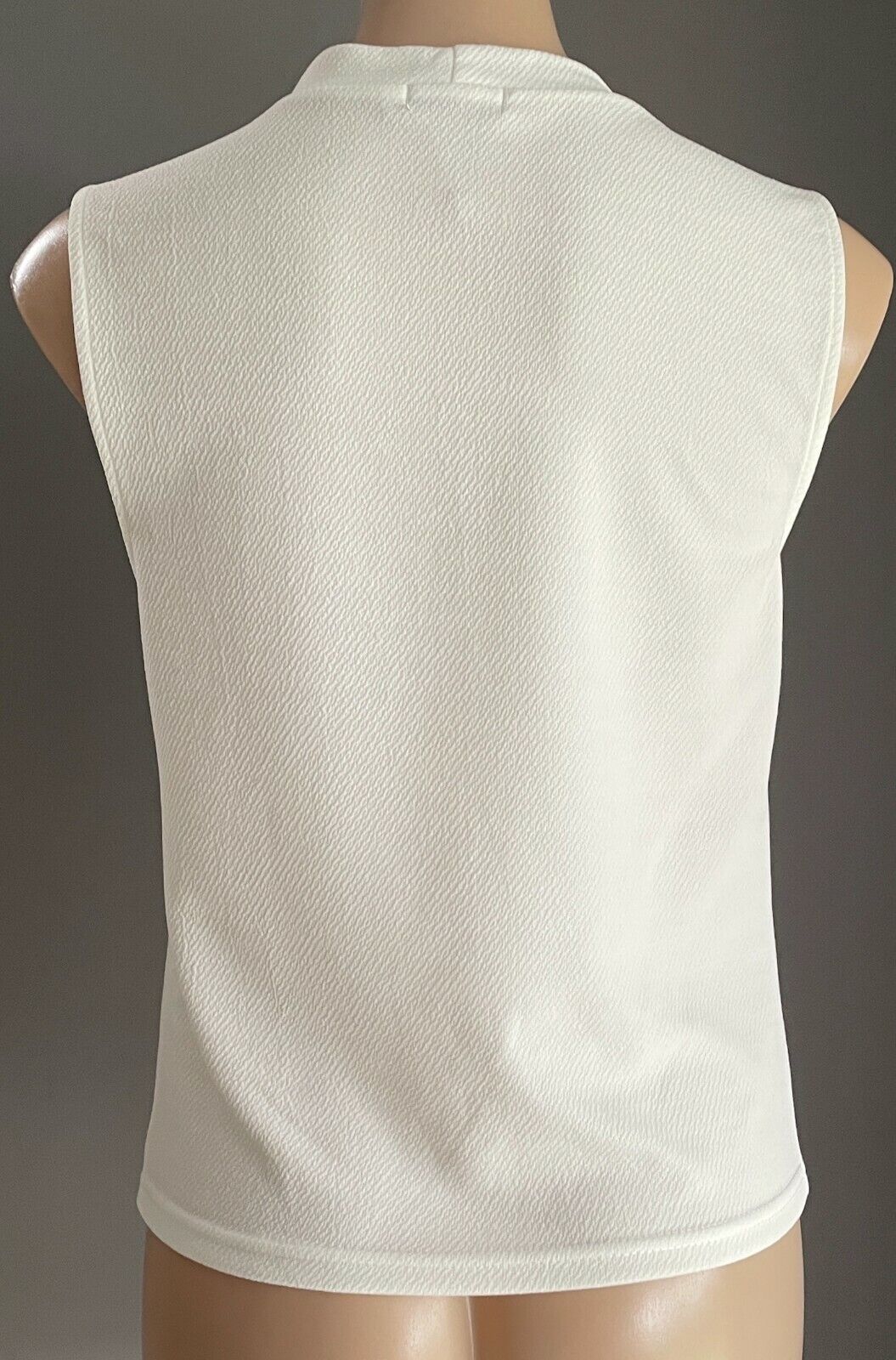 TEMT Top Peekaboo Blouse White Textured Fabric Sleeveless Size XL 12 NEW