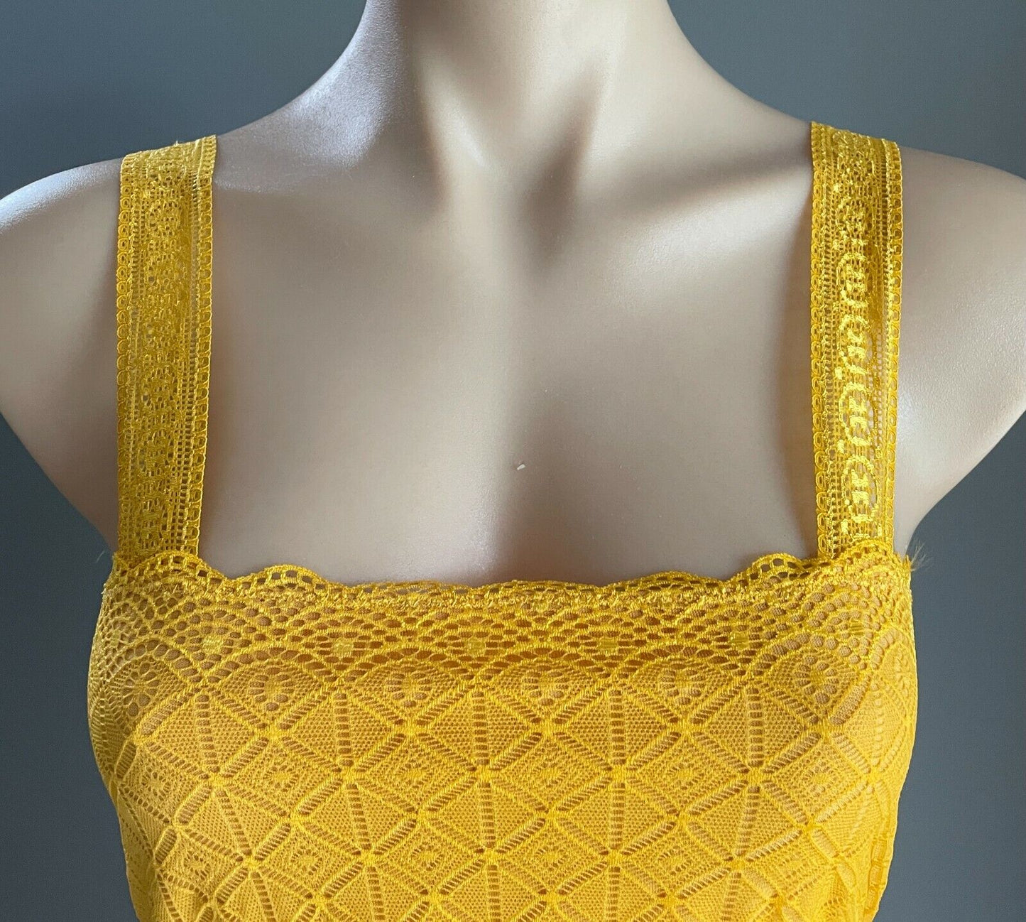 TEMT Crop Top Bright Sunny Yellow Fine Stretch Lace Strappy Size L 10 NEW
