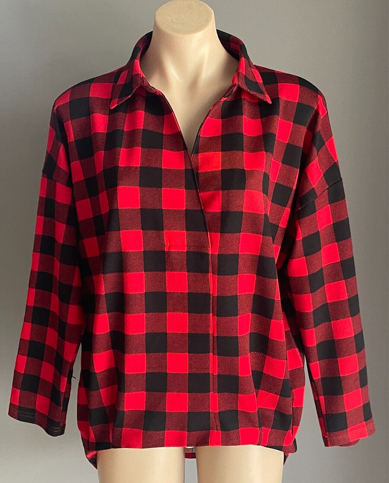 TEMT Top Red & Black Hi-Lo Hem Size S M 10 12 Adjustable Sleeves Relaxed Stretch