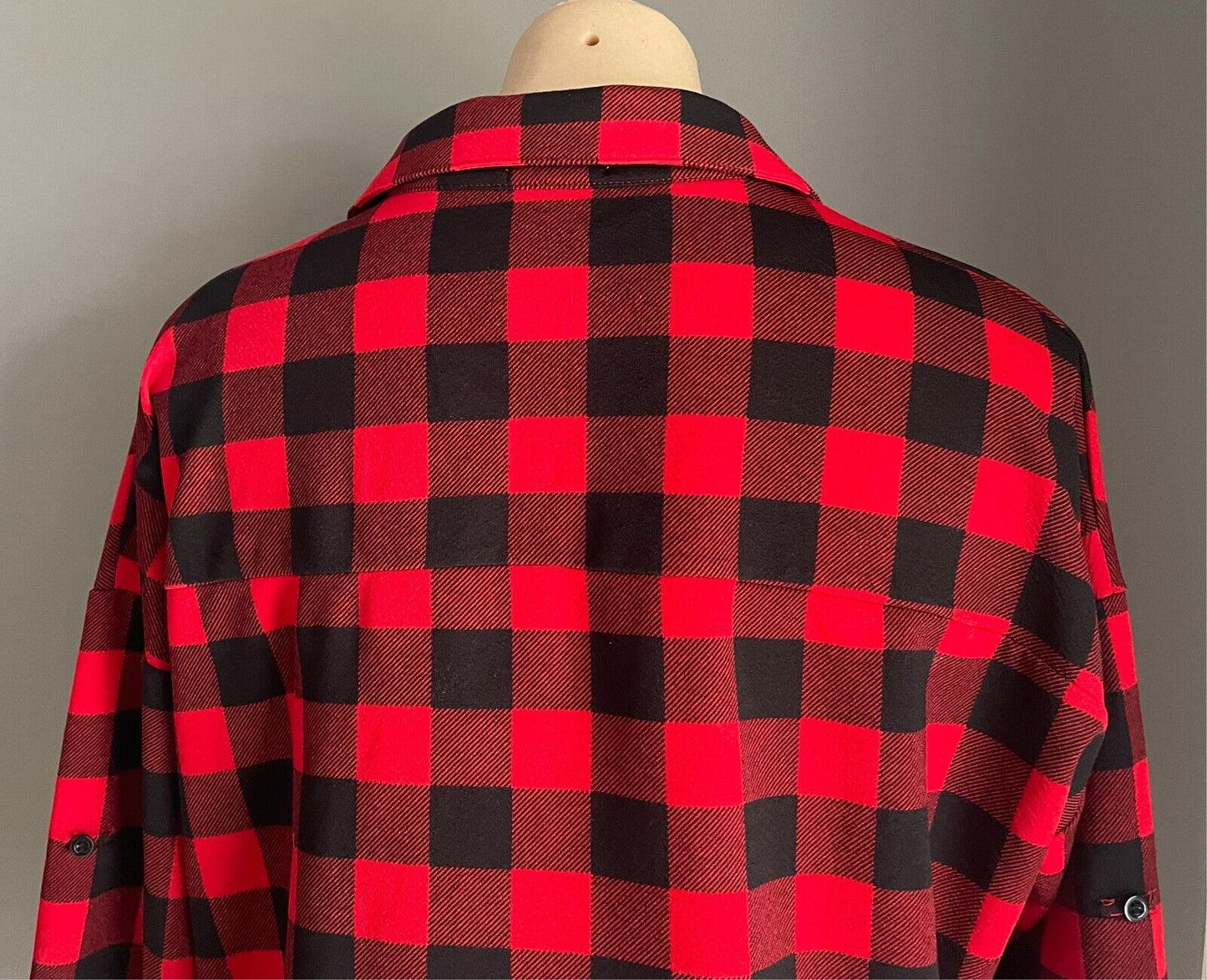 TEMT Top Red & Black Hi-Lo Hem Size S M 10 12 Adjustable Sleeves Relaxed Stretch