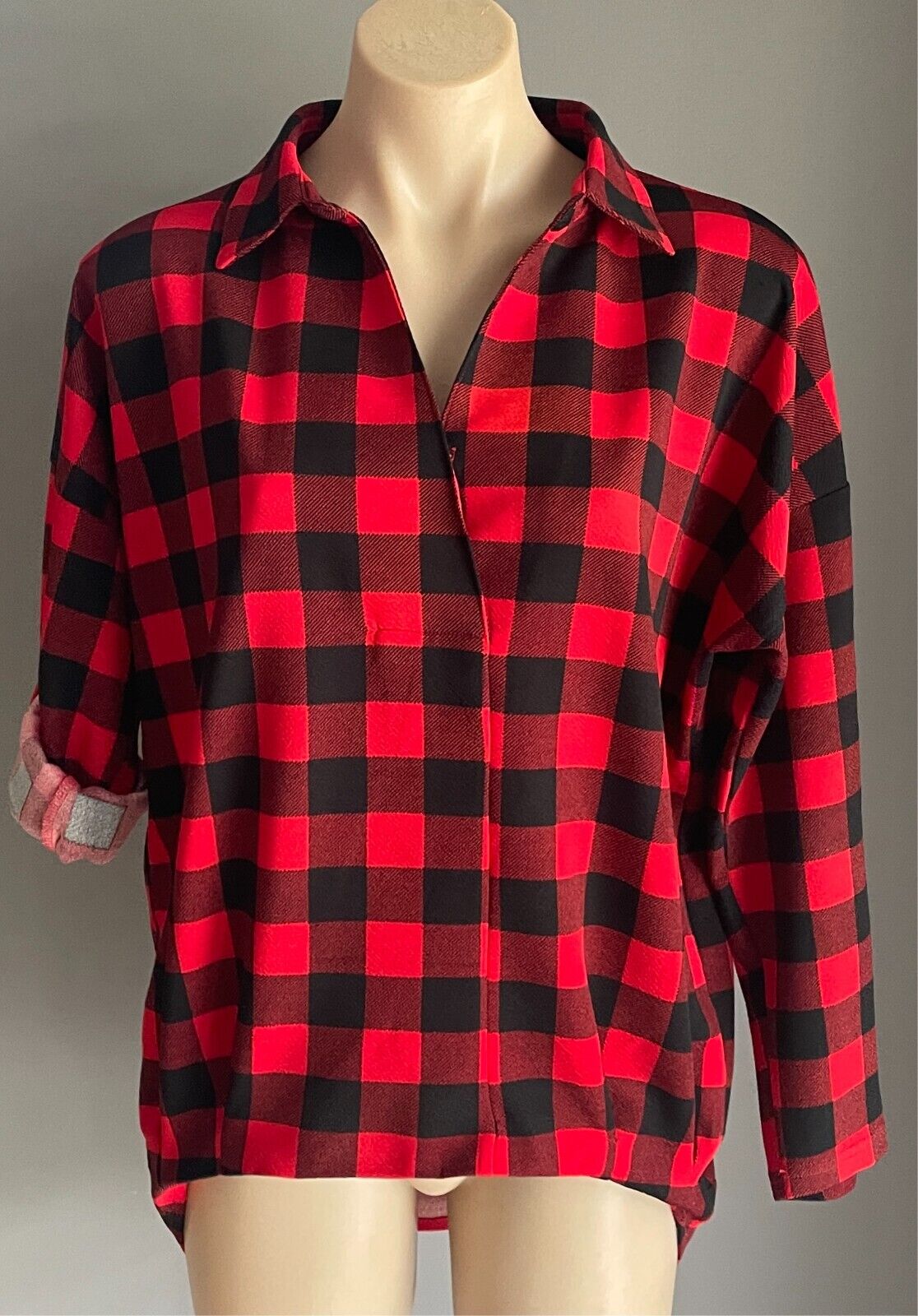TEMT Top Red & Black Hi-Lo Hem Size S M 10 12 Adjustable Sleeves Relaxed Stretch