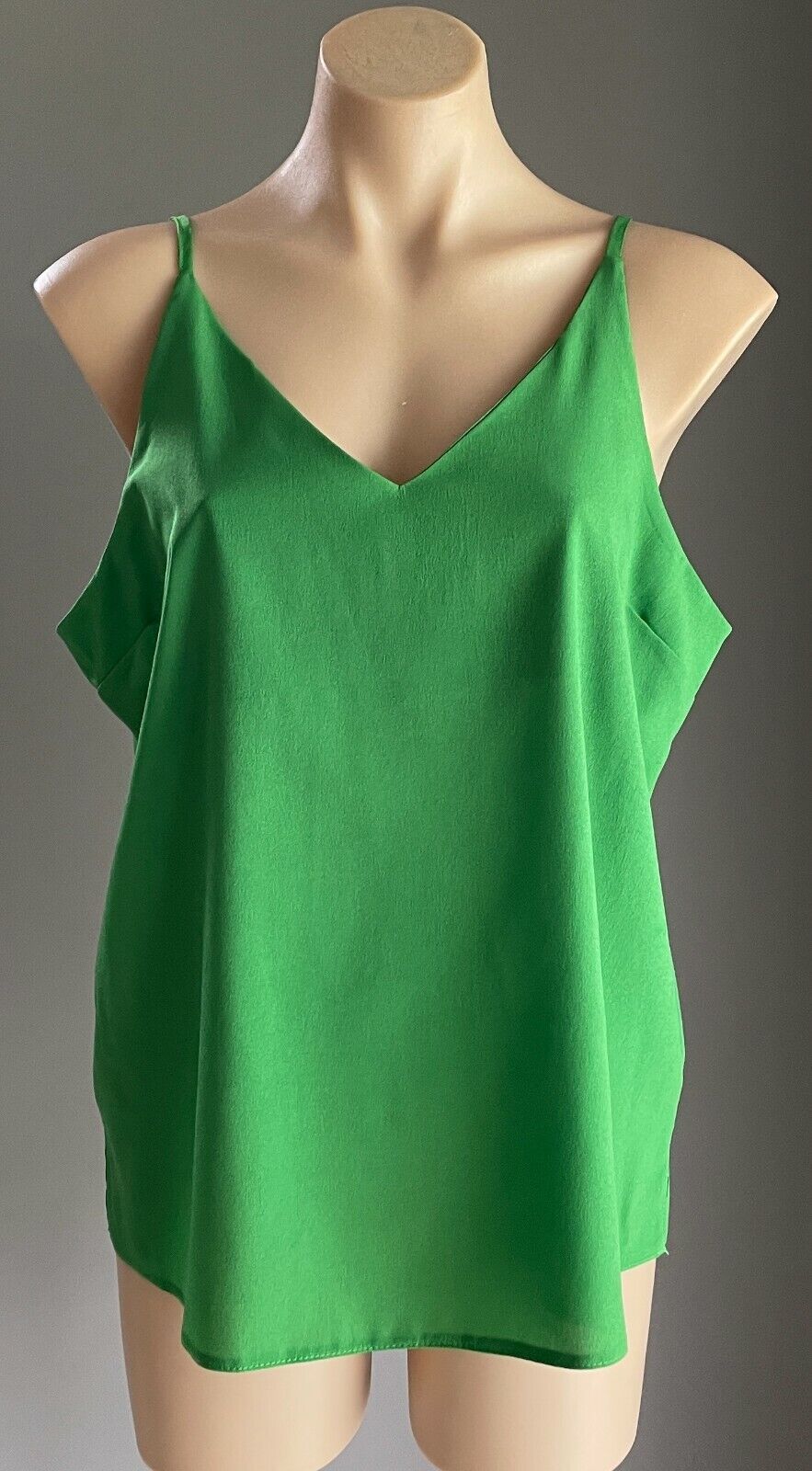 TEMT Top Hi-Lo Hem Camisole Green V-Neck Sleeveless Size 14 NEW