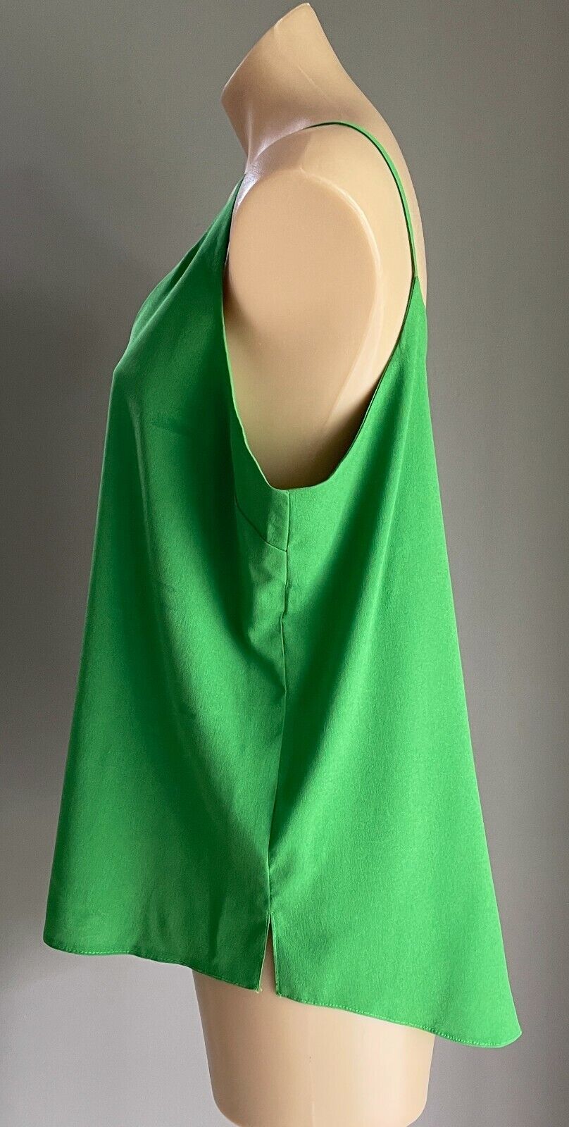 TEMT Top Hi-Lo Hem Camisole Green V-Neck Sleeveless Size 14 NEW
