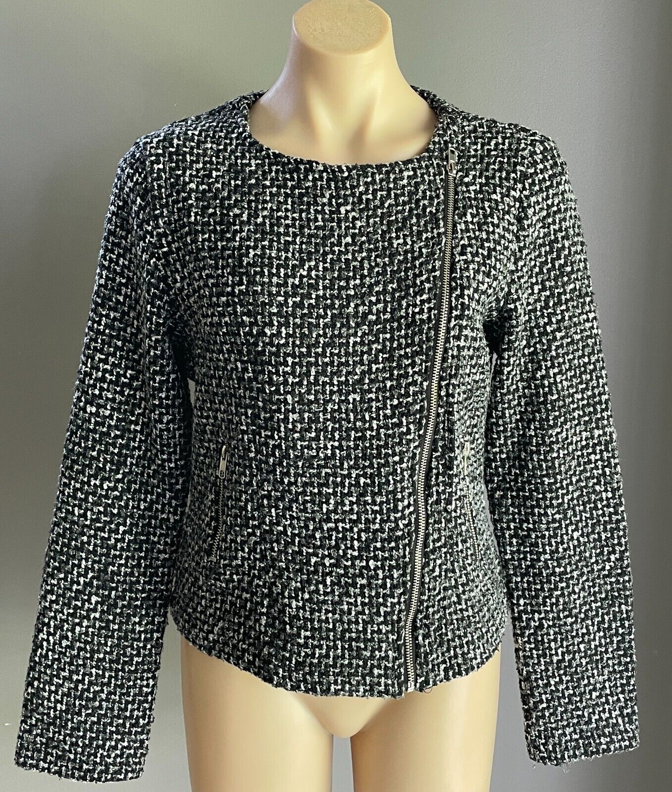 CHICABOOTI  Jacket Collarless Zip Front Grey Black White Tweed Size 12 Tailored