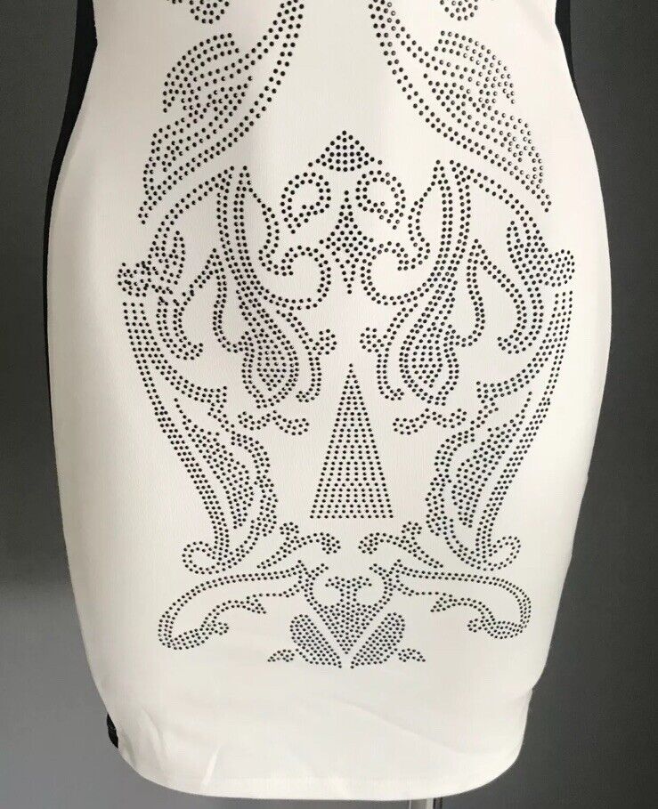 CHICABOOTI  Bodycon Dress Sleeveless Stretch Black Studs White Black Trim M 10