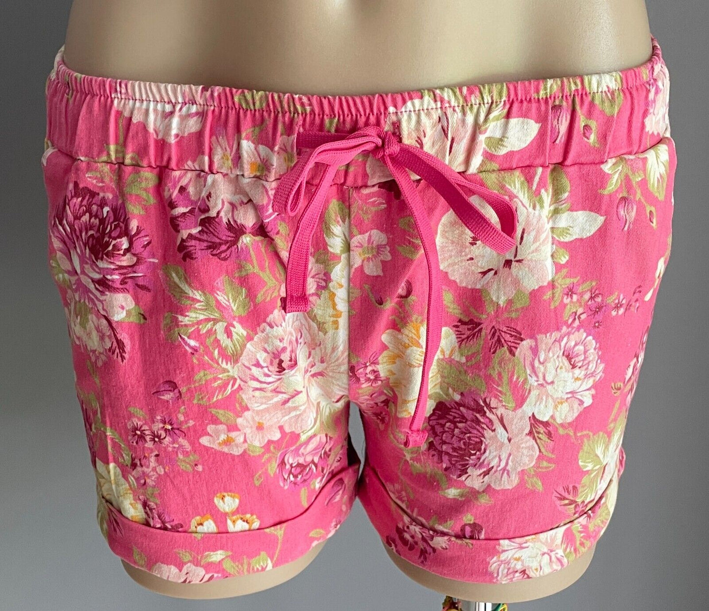 CHICABOOTI Shorts Pink Floral Size 12 Elastic Waist Cuffed Hem