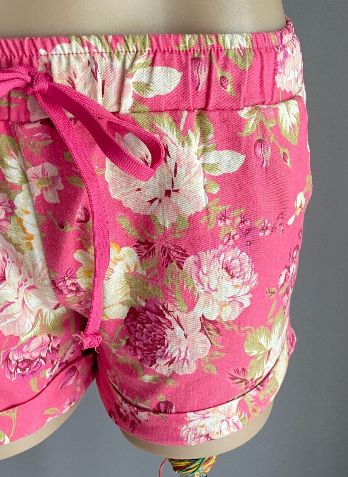 CHICABOOTI Shorts Pink Floral Size 12 Elastic Waist Cuffed Hem
