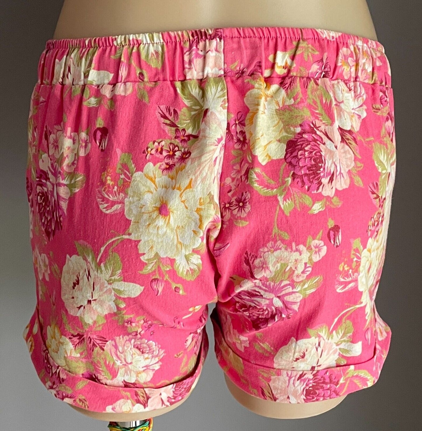 CHICABOOTI Shorts Pink Floral Size 12 Elastic Waist Cuffed Hem