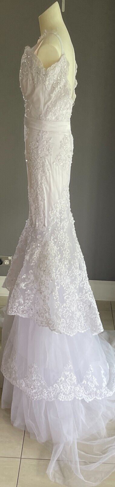 White Wedding Dress Crystal and Sequin Embellished Lace Mermaid Style Tulle Sz 6