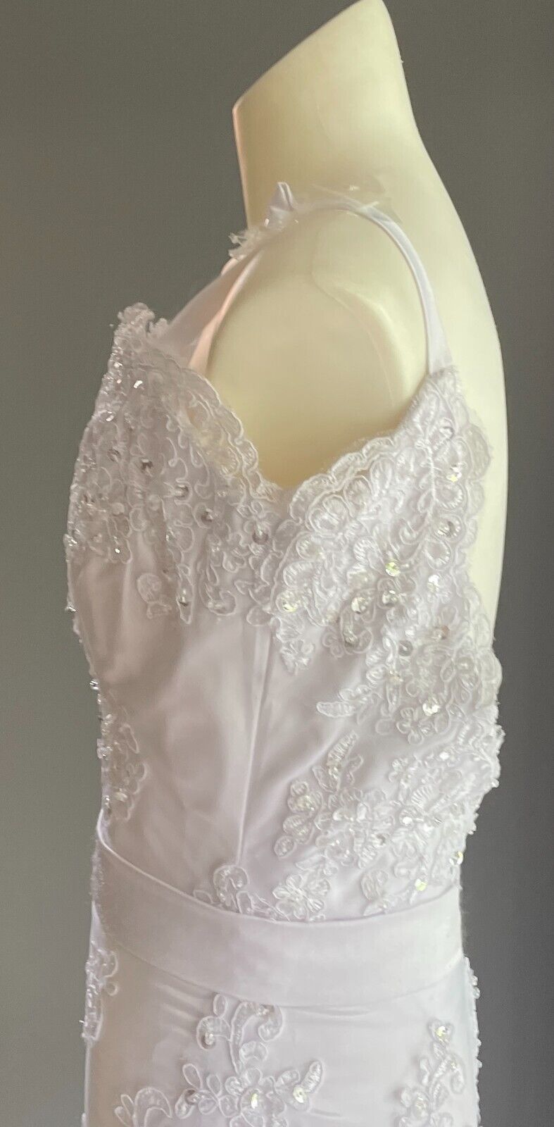 White Wedding Dress Crystal and Sequin Embellished Lace Mermaid Style Tulle Sz 6