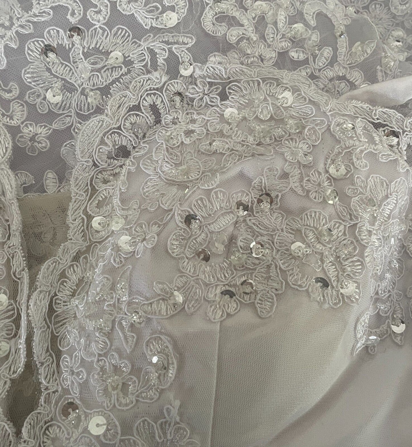 White Wedding Dress Crystal and Sequin Embellished Lace Mermaid Style Tulle Sz 6